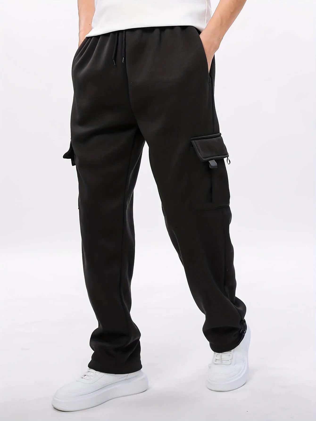 Men's Fleece Cargo Pants with Multiple Pockets